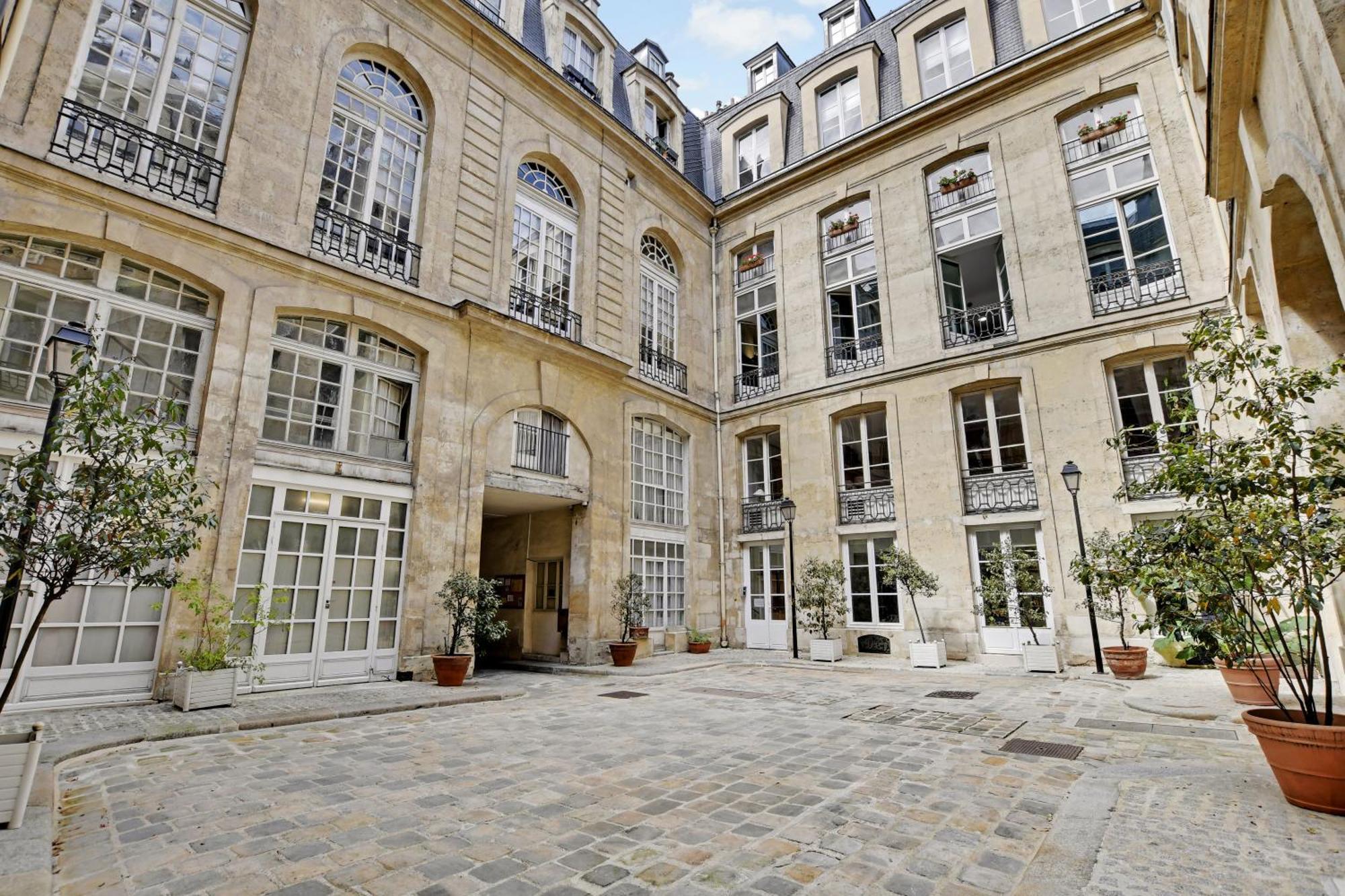 Pick A Flat'S Apartements With Services In Louvre - Rue Des Halles Париж Экстерьер фото